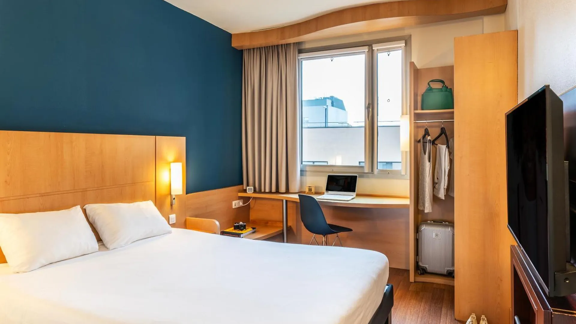 Hotel Ibis Barcelona Plaza Glories 22@ 2*,