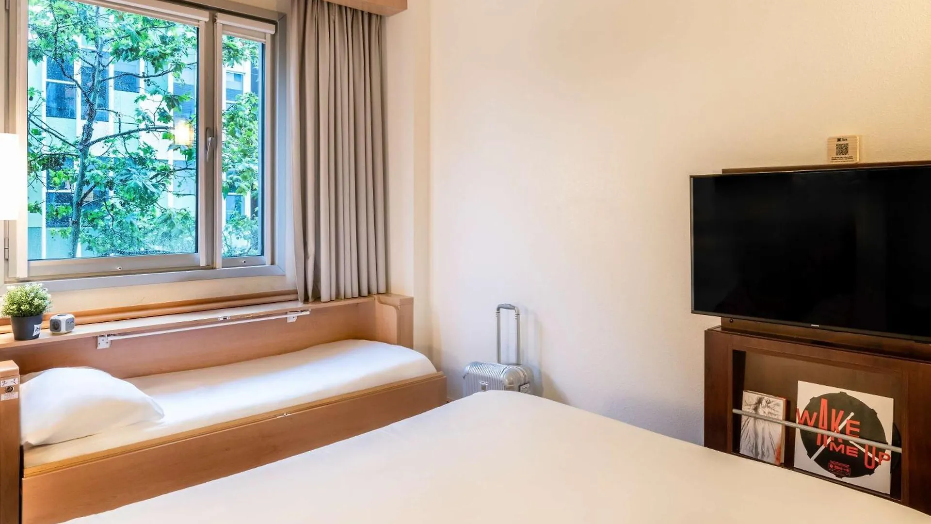 Hotel Ibis Barcelona Plaza Glories 22@ 2*,