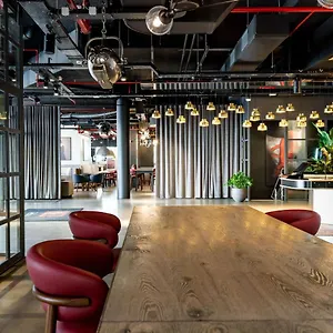 Radisson Red Brussels Ιξέλ