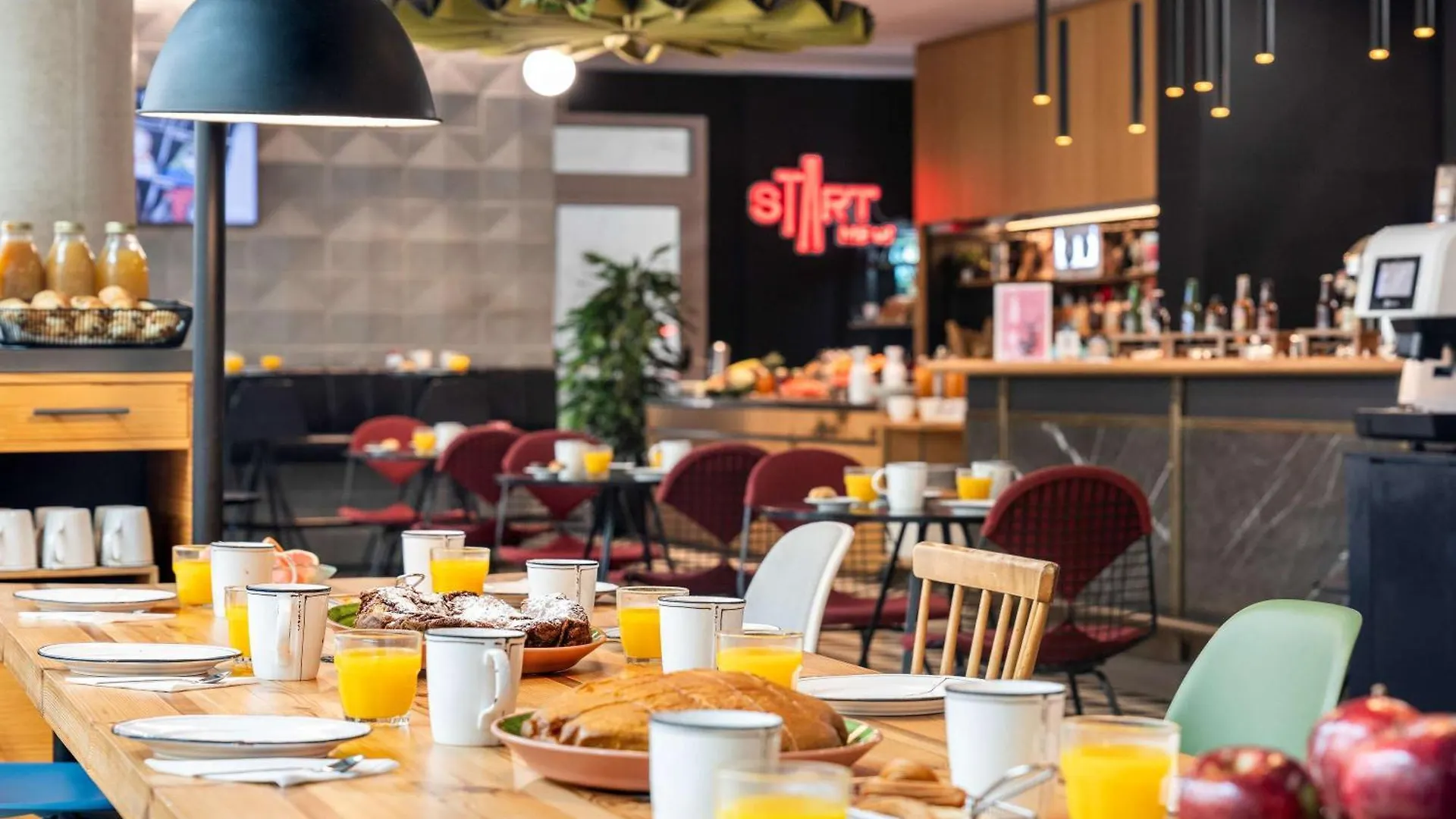 **  מלון Ibis Barcelona Plaza Glories 22@ ספרד
